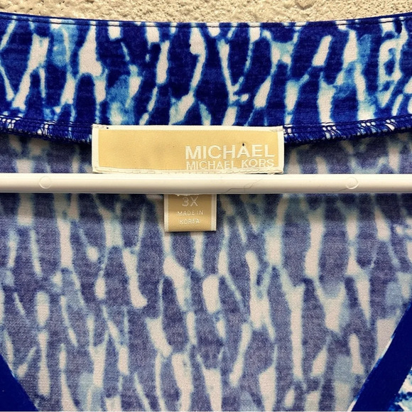 MICHAEL Michael Kors Blue and White V-Neck Blouse 3X - Picture 3 of 7